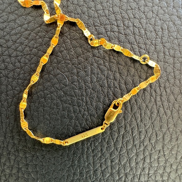 Kendra Scott Twisted Link Necklace - Picture 3 of 7